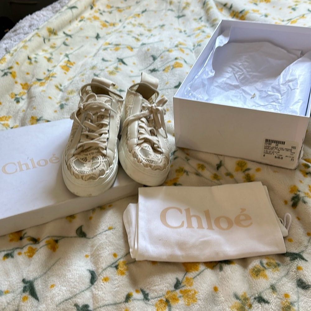 Chloé
Women's Lauren Lace Low Top Sneakers